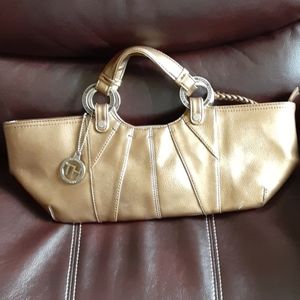 Tommy Hilfiger looks vintage